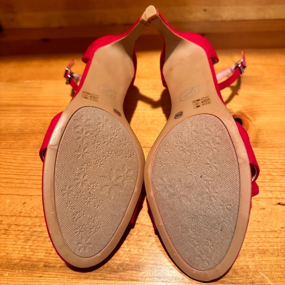 Chinese Laundry Red Heels with Bow and Ankle Strap - Picture 6 of 6